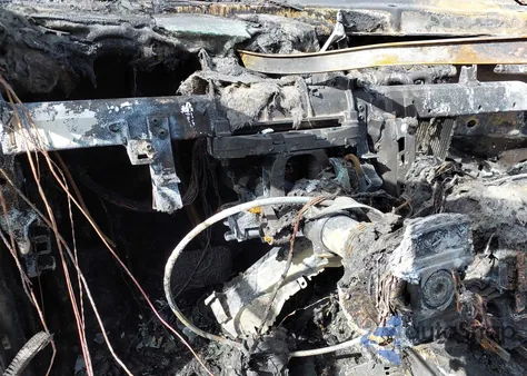 2014 Mercedes-Benz E 350 4Matic из США, поврежденный, VIN WDDHF8JB8EA853401